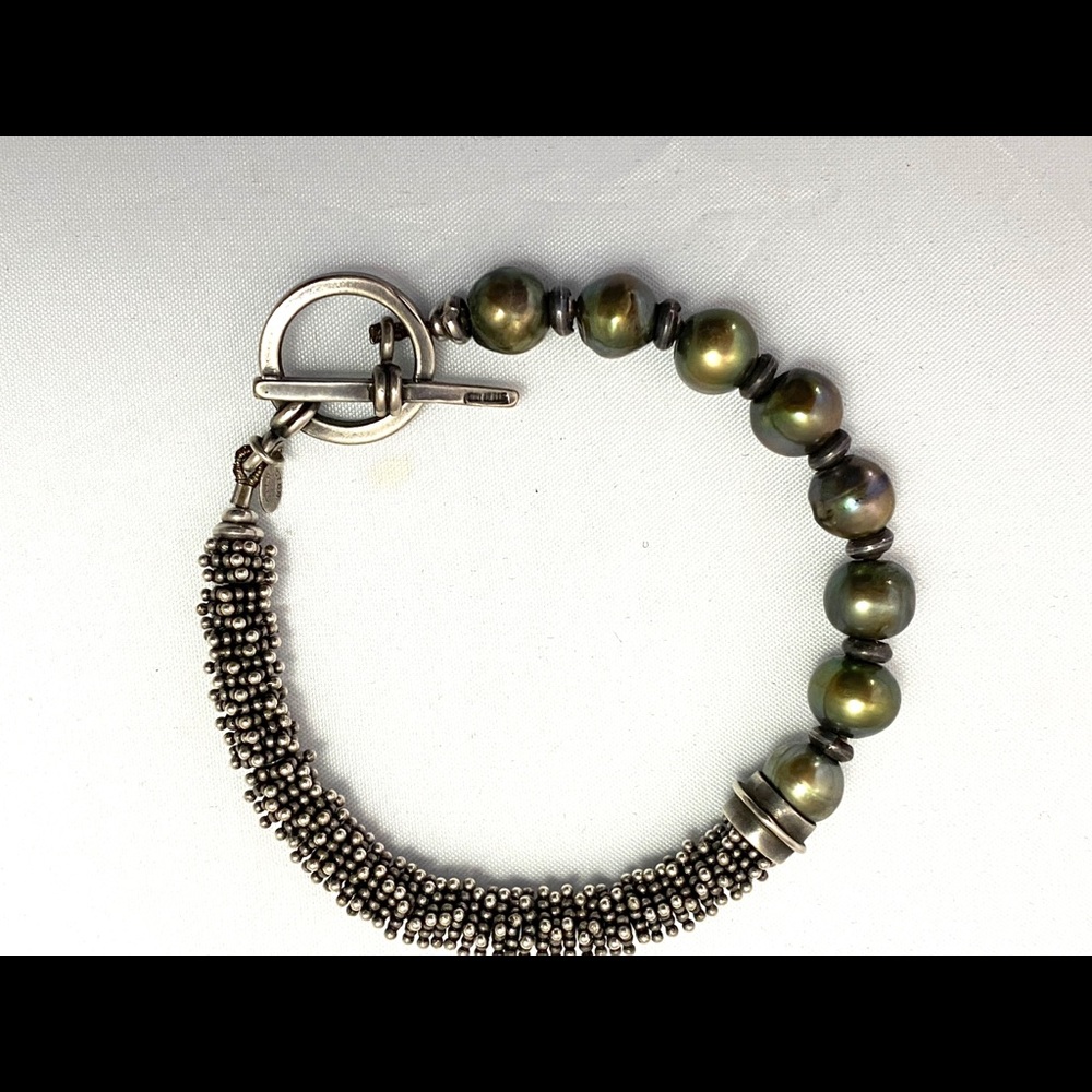Custom sterling silver bracelet with black pearls - Picture 2 of 3